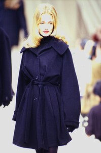 1897493777_jil-sander-fw-1991(3).thumb.jpg.25db57da902d9e8af88e17f6b6fad31e.jpg