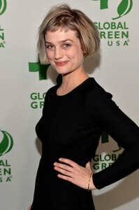 Alison+Sudol+Arrivals+Global+Green+USA+11th+IuqBx7-NWbbl.jpg