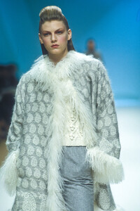 1901187432_PierreBalmain1999HauteCouture2.thumb.jpg.33e26dfd364751fe6edc887169ce7d1d.jpg