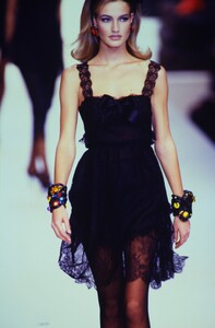 1928303759_chanel-ss-1991(4).thumb.jpg.eca5e3944f4cc3c8fa953e974f5e2d16.jpg