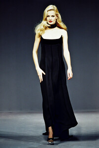 1974009283_Balenciaga1995WomenRTW57.thumb.jpg.cad760e6a127746635115fe38b9f1ae5.jpg