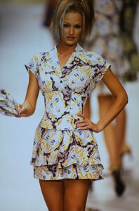 2037760351_ChanelSpring1994(9).thumb.jpg.a0f284f186bb86c801853c2e80cc3f78.jpg