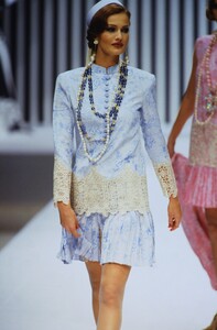 2042877993_valentino-hc-ss-1992(8).thumb.jpg.2823bd1380a8c54d114f6c33dc2ba47b.jpg