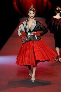 2059489479_ChristianDior2011HauteCouture11.thumb.jpg.eb7d273df0a06ce6cdc13569c2b6aa3f.jpg