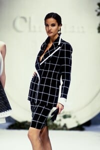 209864280_ChristianDior1992HauteCouture7.thumb.jpg.ed7e331735cf3e7f04d286eb92ba285a.jpg