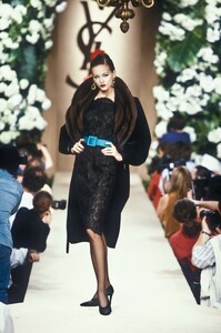 2120809853_YvesSaintLaurent1995HauteCouture83.thumb.jpg.67bfd43025906756f855e07c1bde4cb5.jpg