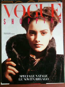 2129773997_AlisonMoirItalianVOGUESHOPPINGSupplementmagazineDecember1986.thumb.jpg.b1c8c9aa093702073594e6e4d5e99d79.jpg