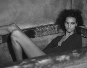 Liya+Kebede+by+Chris+Colls+Vogue+Korea+Dec+2020+(5).jpg