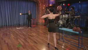 245583650_Kristen_Stewart_Late_Night_Jimmy_Fallon_2009_4_122_565lo.jpg