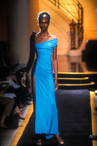 293495663_GianniVersace1997HauteCouture6.thumb.jpg.8b66cca4912e513df5281addb4ff146f.jpg