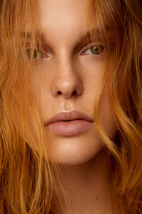 Jonas Müller for ELLE Bulgaria_3.jpg