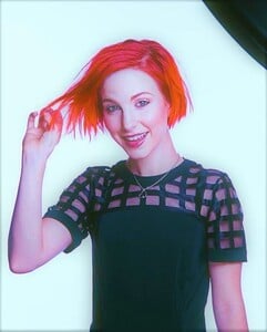 2c124a16ea656402c66747f79c08d863--hayley-williams-paramore.jpg