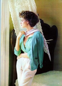335345958_BritishVOGUEJuly1984midsummerescape7.thumb.jpg.c94e988ccff7785657e21dc16aa00b98.jpg