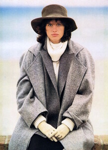 33650152_UKVogueNovember1982GreatestCoverIntheCountryTerenceDonovan1.thumb.jpg.d35c8afe032dbb4b0942e06562451060.jpg