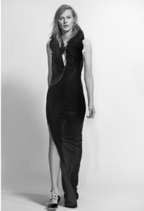 2020-11-01 Harper's Bazaar-2.jpg