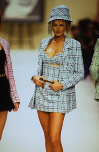 351830100_ChanelSpring1994(0).thumb.jpg.214f7452afba75eb0bb9942577285c61.jpg