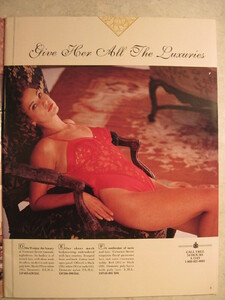 1988-Victorias-Secret-Holiday-Catalog-Elaine-Irwin-Jill-_57 (1).jpg
