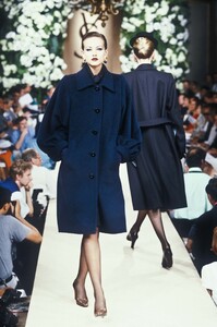 413132883_YvesSaintLaurent1995HauteCouture62.thumb.jpg.d1053749771fd67c23ed755a2a8472fc.jpg