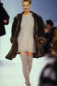 416445783_IsaacMizrahiFall1994(8).thumb.jpg.7b6269af094c6502074b4df4e513198a.jpg