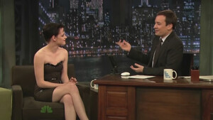 455833467_Kristen_Stewart_Late_Night_Jimmy_Fallon_2009_1_122_235lo.jpg