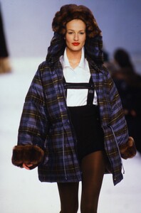 456355017_IsaacMizrahiFall1994(2).thumb.jpg.4b45455269e02370aefb686da482a54b.jpg