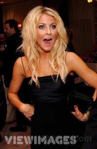 46179_Julianne_Hough_13608_122_1103lo.jpg