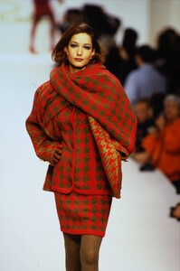 482646329_oscar-de-la-renta-fw-1992(14).thumb.jpg.21e403051074ffc30008bd10352d77bf.jpg