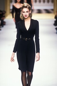 484526037_HerveLeger1995WomenRTW91.thumb.jpg.825ea86923873cdf5255e4dde4683623.jpg