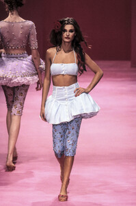 525641903_BetseyJohnson1999WomenRTW12.thumb.jpg.db592f5b34251b1cdd54f68501f79c9c.jpg