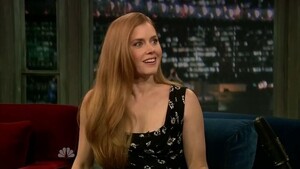 526369934_Amy.Adams_Jimmy.Fallon.2012.09.12_HDTV2_122_578lo.jpg