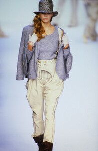 530413968_Dior-Fall-1994(2).thumb.jpg.167604b861f9f3a68dc347d98cebc3fa.jpg