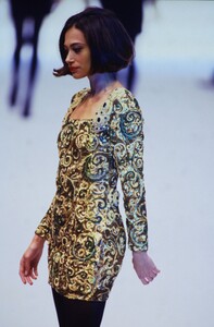 574986172_genny-fw-1991(9).thumb.jpg.14c05cce7ddc171f9aa72b97f891bbfb.jpg