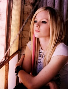 Avril Lavigne Nice Wallpaper.jpg