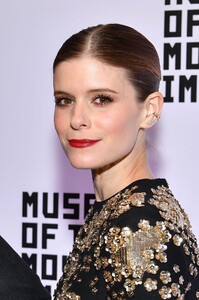 59334932_kate-mara-museum-of-the-moving-image-slute-annette-bening-06.jpg