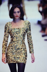 653679395_genny-fw-1991(8).thumb.jpg.9a697d8a915560936b9165ed65a7e879.jpg