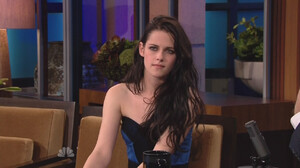 653765629_Kristen_Stewart_The_Tonight_Show_Leno_2011_720p_3_122_369lo.jpg