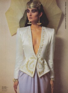 879152373_VOGUEUSApr198510.thumb.jpg.2d49d575321ad4c20a3c200c0a57c897.jpg