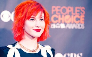 938804-new-hayley-williams-wallpaper-hd-1920x1200.jpg