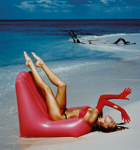 985456121_TownandCountrymagazine1987byparkinson.thumb.jpg.cf93a3b0481c001a8533467ec2cfe979.jpg