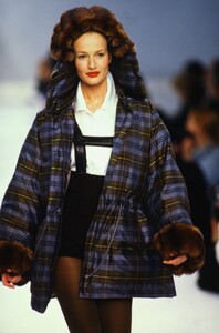 995162056_IsaacMizrahiFall1994(6).thumb.jpg.69da38ca0c69ccd81f8d072f64f1d4b3.jpg