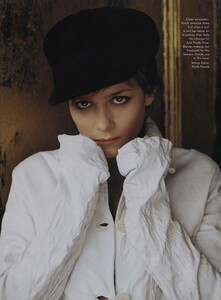 AF_Ritts_US_Vogue_June_1999_02.thumb.jpg.e2673000f49f4279addd7430c734695c.jpg