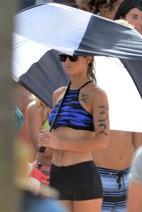 Alexandra-Daddario-Ilfenesh-Hadera-Kelly-Rohrbach_thefappening2015_com-23.jpg