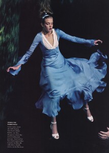 Alice_Leibovitz_US_Vogue_December_2003_06.thumb.jpg.361893600a01a2f978b5837564d1bbba.jpg