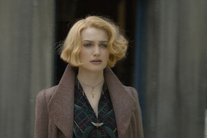 Alison-Sudol-Fantastic-Beasts-2-Crimes-of-Grindelwald.jpg