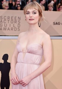 Alison-Sudol_-2018-SAG-Awards--08.jpg