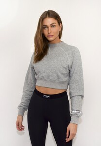 Aubrie-GreyShrunkenPullover-13863EDIT.thumb.jpg.9fd178bfec364c530da825c4db2c0aae.jpg