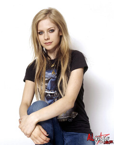 Avril-Lavigne-avril-lavigne-4232177-1000-1268.jpg