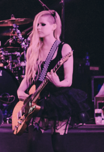 Avril_Lavigne_in_Brasilia_-_2014_(cropped).png