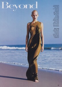 Beach_Ritts_US_Vogue_June_1996_02.thumb.jpg.cfb75f414ebc47289f468c9658581087.jpg