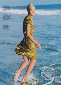 Beach_Ritts_US_Vogue_June_1996_06.thumb.jpg.1d2a0db5db83ba915a6a18834b803d59.jpg